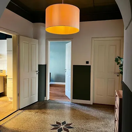 Boutique Balkon Mit Zwei Zimmern *